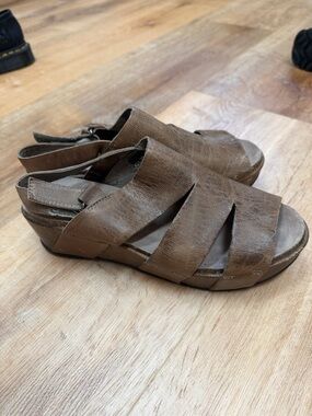 ANTELOPE leather wedge sandals size 38